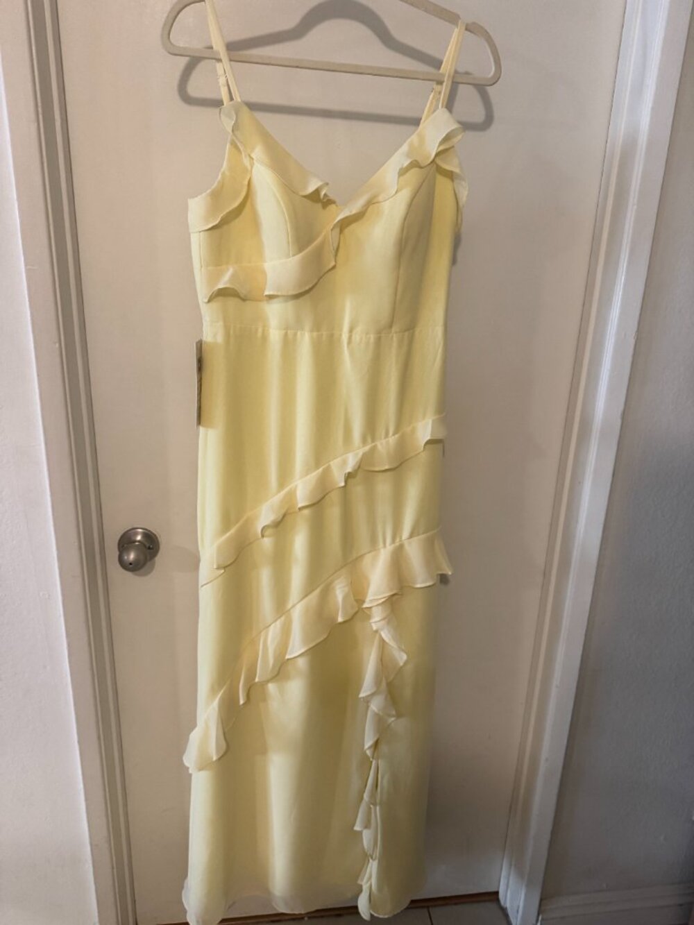 Yellow dress - Picture 2 of 4